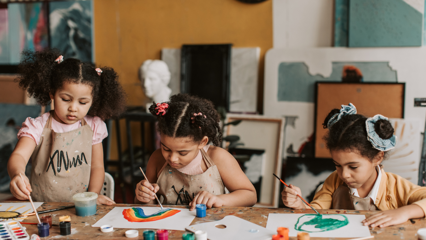 children painting